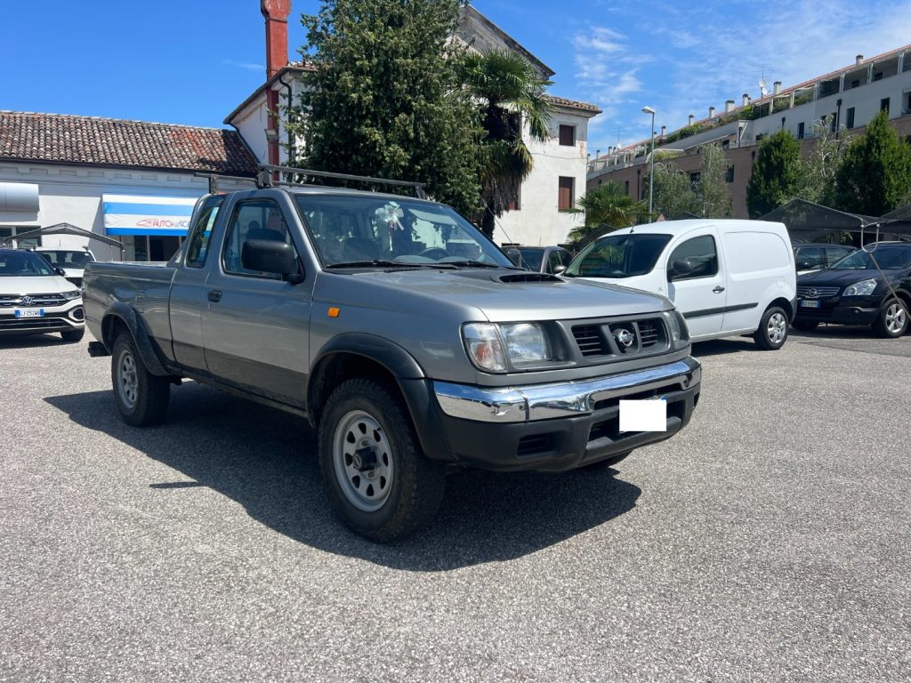 NISSAN Pick Up