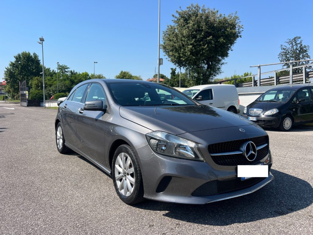 MERCEDES-BENZ A 180